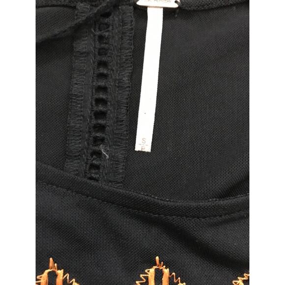 Free People La Cienga Ruffled BOHO Embroidered Ladies Top Size Small - Picture 7 of 7